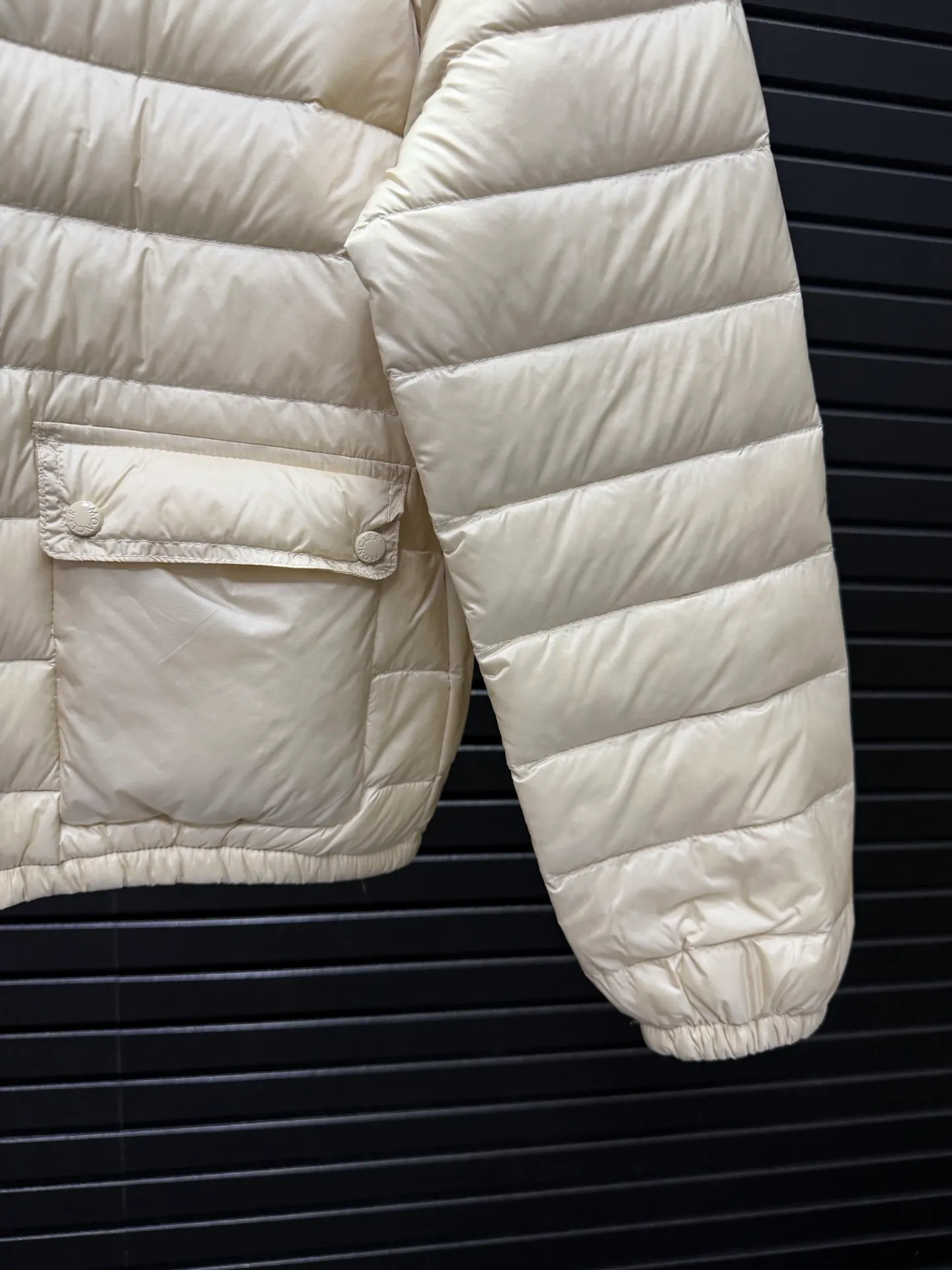 Moncler Same Style Lans Same Style ， 。 ， ; ， ， ， ：Black Khaki Beige Light Blue Light Pink White Size：1234
